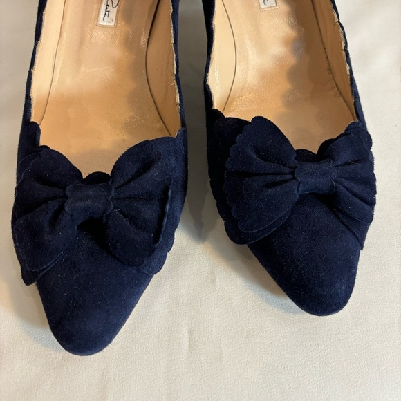OSCAR DE LA RENTA Sz 40.5 EU Kitten Heels Pointy Toe Scallop Top Bow Pumps Shoes - Picture 3 of 10